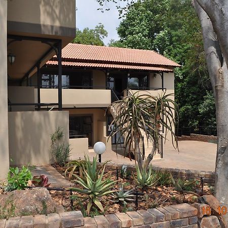 Serenight Guesthouse Pretoria-Noord Exterior foto